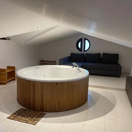 Fabulous Villa With Shared Pool And Jacuzzi In Kemer